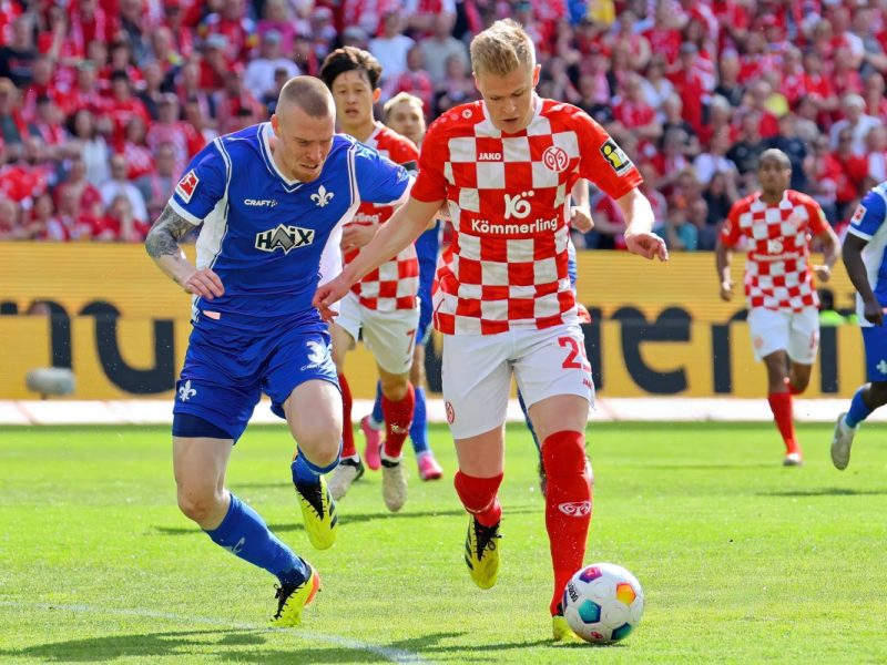 FC Schalke 04: Thomas Isherwood