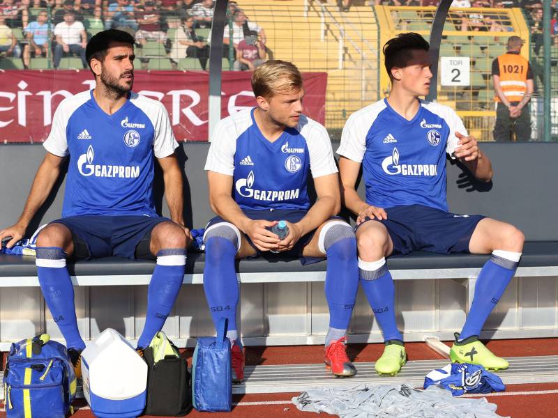 Bitterer Rückschlag für einen Ex-Schalke-Profi! Plötzlich steht er ohne Verein da. Wie geht es nun für ihn weiter?