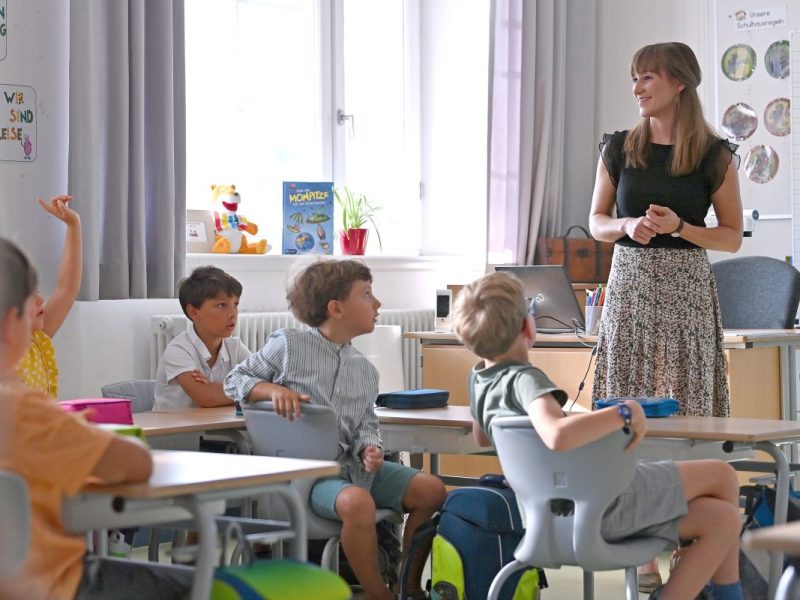Die Wolfsgruß-Skandale haben in Bremen zu einem drastischen Verbot geführt.