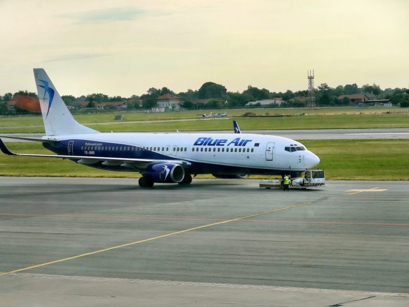 Urlaub in Italien: Filmreife Szenen am Flughafen sorgen für Verspätung.