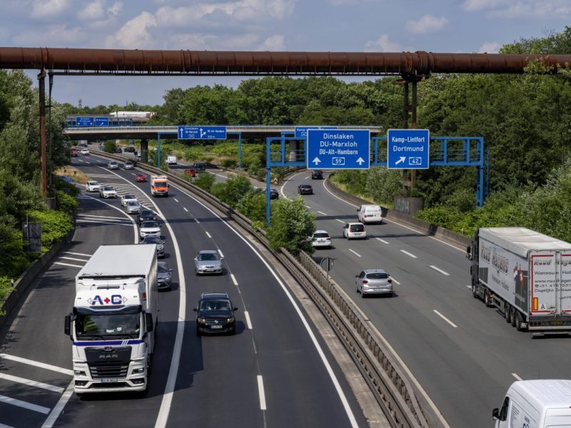 A42 bei Castrop-Rauxel: Unfall mit zwei PKWs am 13. Juli. (Symbolbild)