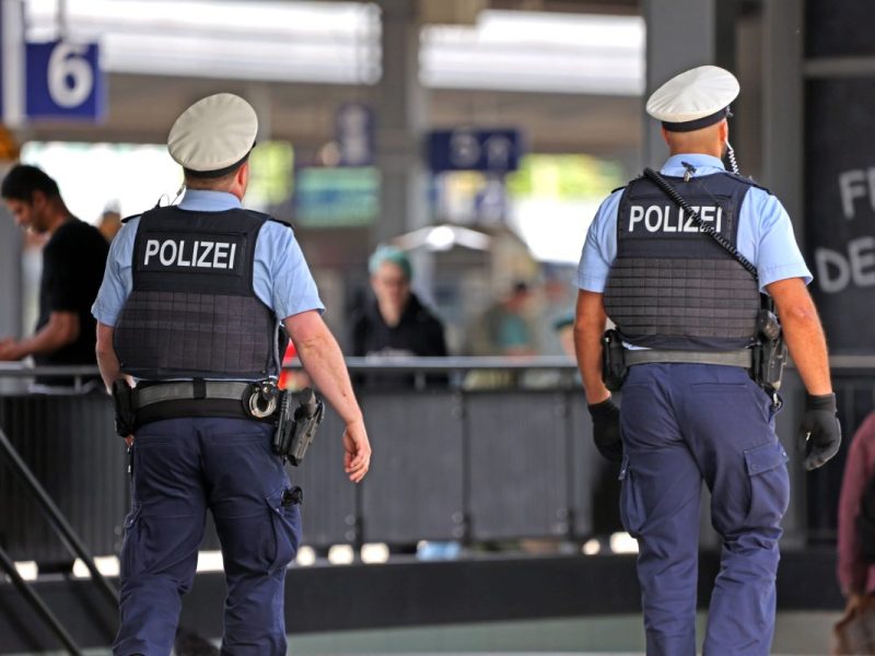 Dortmund: Polizei greift vermissten 15-Jährigen auf. Er trägt eine Waffe bei sich.