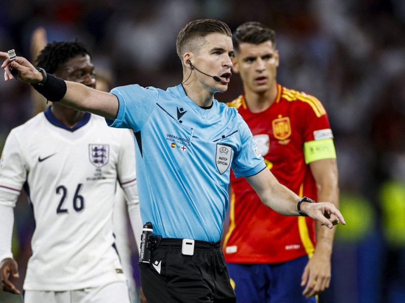 Spanien - England Schiri