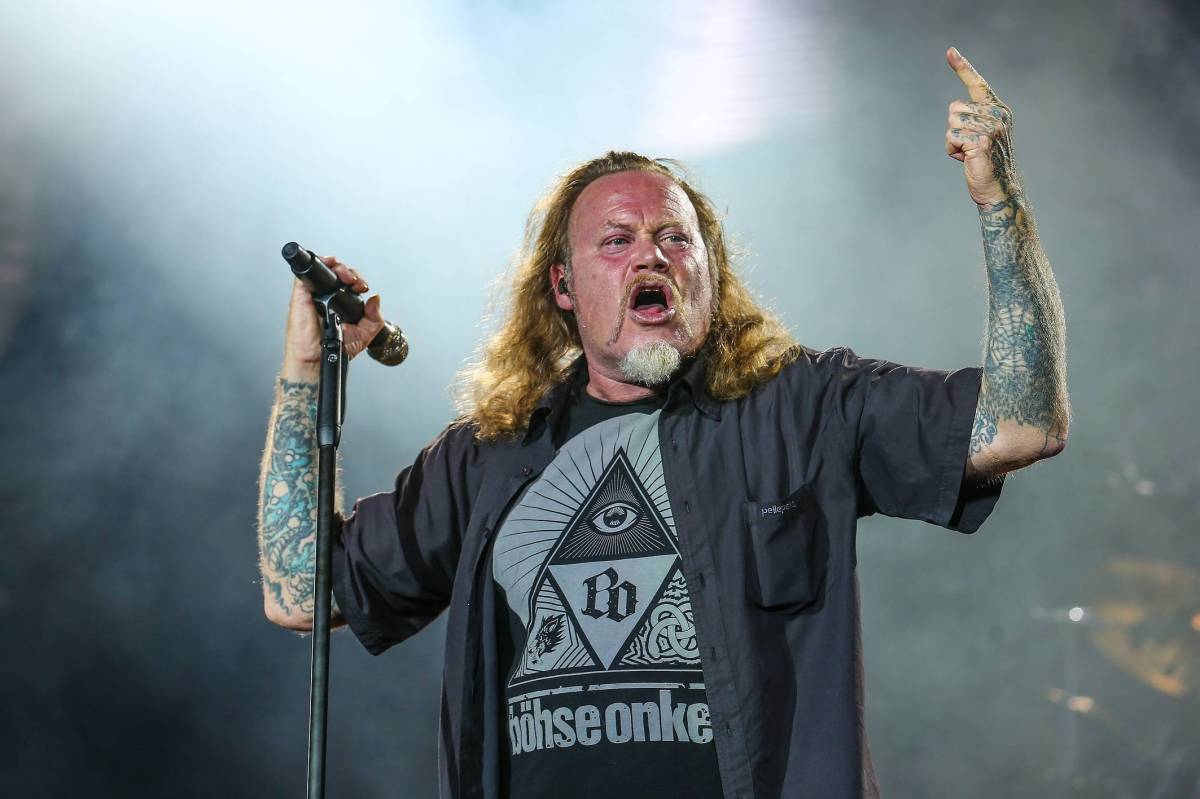 Kevon Russell, Sänger der Band