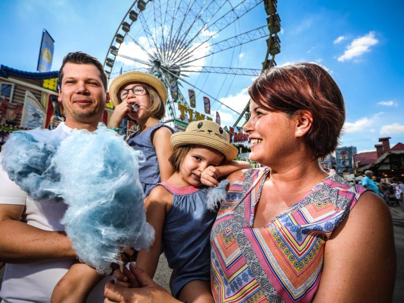 Eine Familie wollte zur Cranger Kirmes in Herne, kam dort aber nie an. (Symbolfoto)