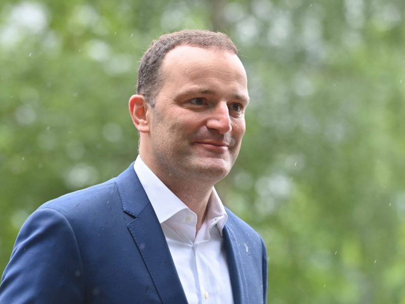 Jens Spahn bei Schlagerkonzert