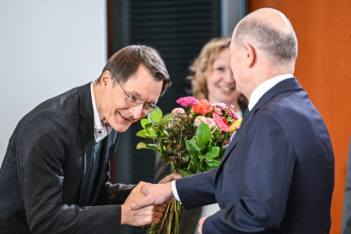 Trotz der katastrophalen Umfragewerte ist Olaf Scholz für den Gesundheitsminister