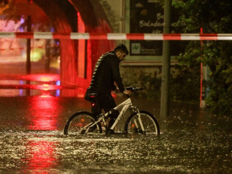Das Unwetter in Duisburg am Dienstag hat auf einige Anwohner noch immer Auswirkungen. (Archivfoto)