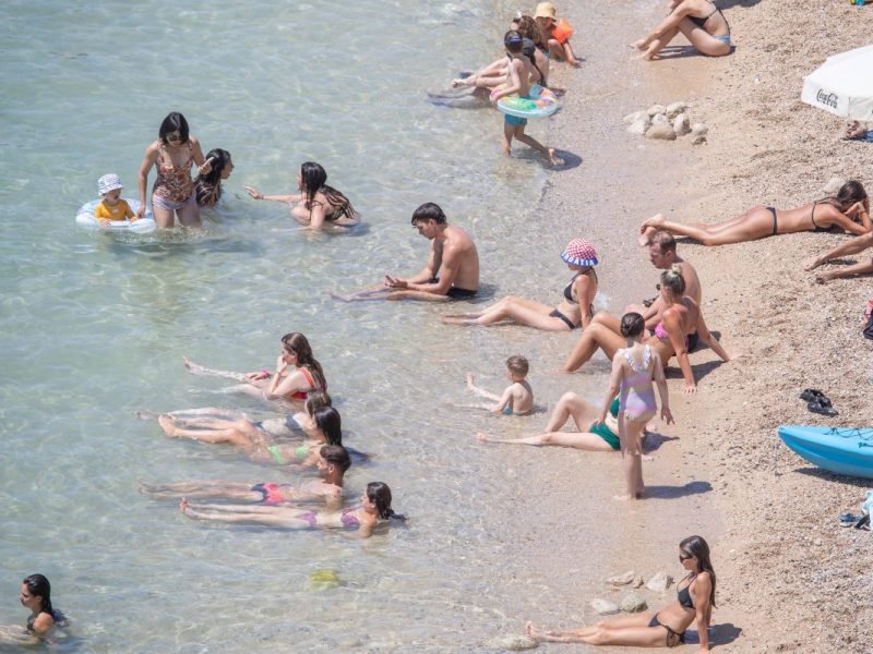 Der Urlaub in Kroatien findet für viele Touristen vor allem am Strand statt. (Symbolfoto)