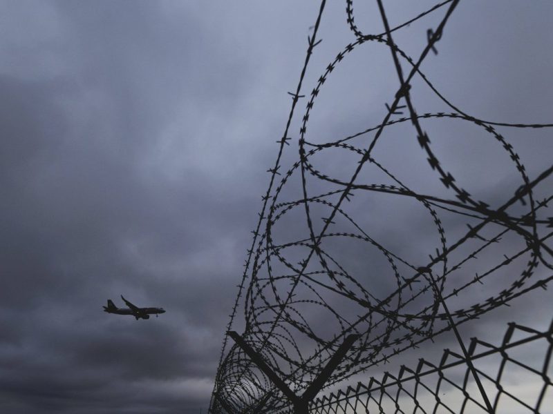 Nach dem Solingen-Anschlag soll die Ampel Straftäter nach Afghanistan abgeschoben haben. (Symbolbild)