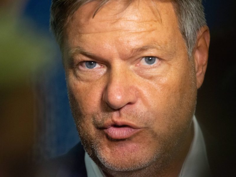 Vizekanzler Habeck findet nach dem Solingen-Anschlag deutliche Worte und nimmt die Regierung in die Pflicht.