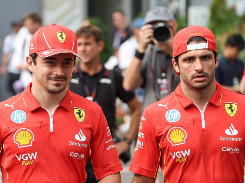 Charles Leclerc und Carlos Sainz fahren in der Formel 1 der Musik hinterher.