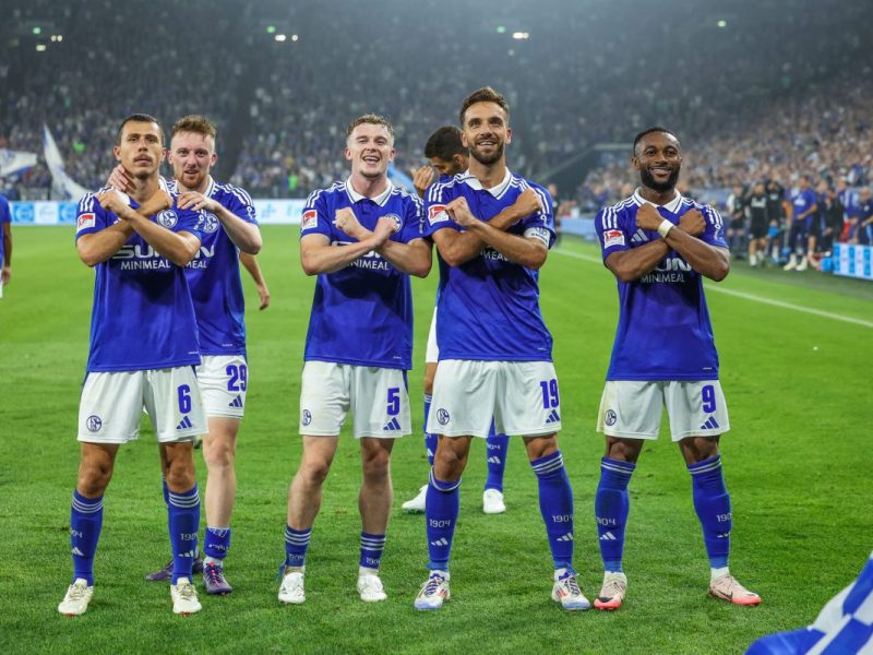 Schalke 04 feiert einen Traumstart in die neue Zweitligasaison. Bei dem 5:1-Sieg gegen Braunschweig beeindruckte vor allem ein Detail.