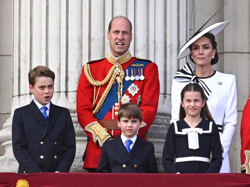 Kate Middleton hat Urlaub. Gemeinsam mit ihren Kindern und Prinz William genießt sie die Sommerferien. Nun kommen spannende Details ans Licht.