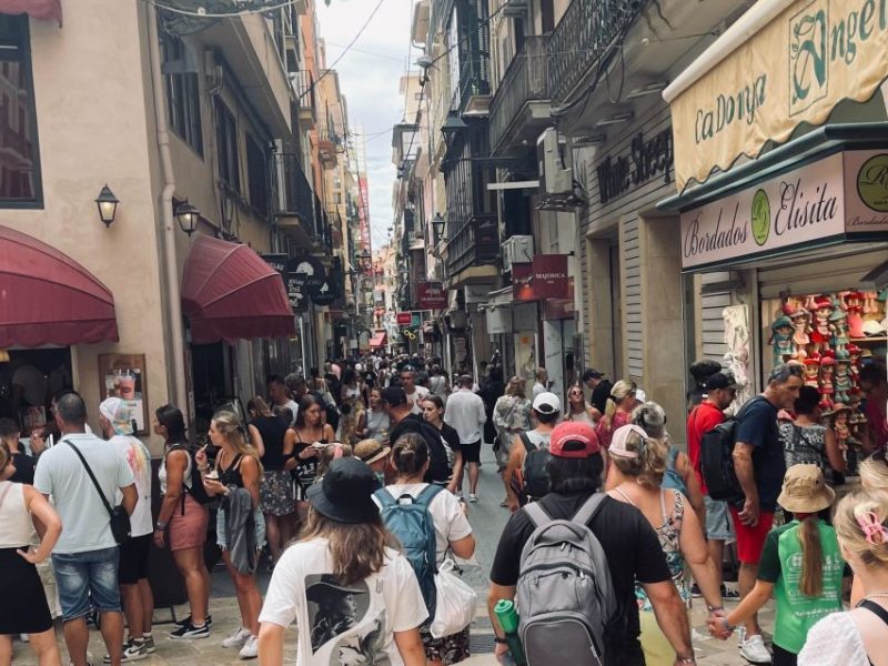 Derzeit machen abertausende Menschen Urlaub auf Mallorca. Das macht sich auch in Palma bemerkbar.