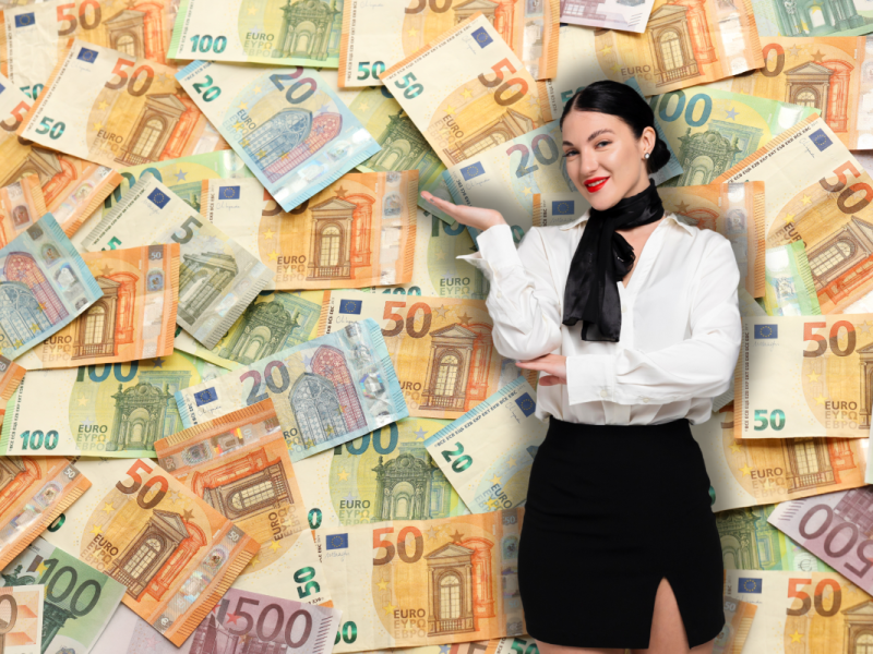 Eine Stewardess erzählt, wie hoch ihr Gehalt ist. (Symbolbild)