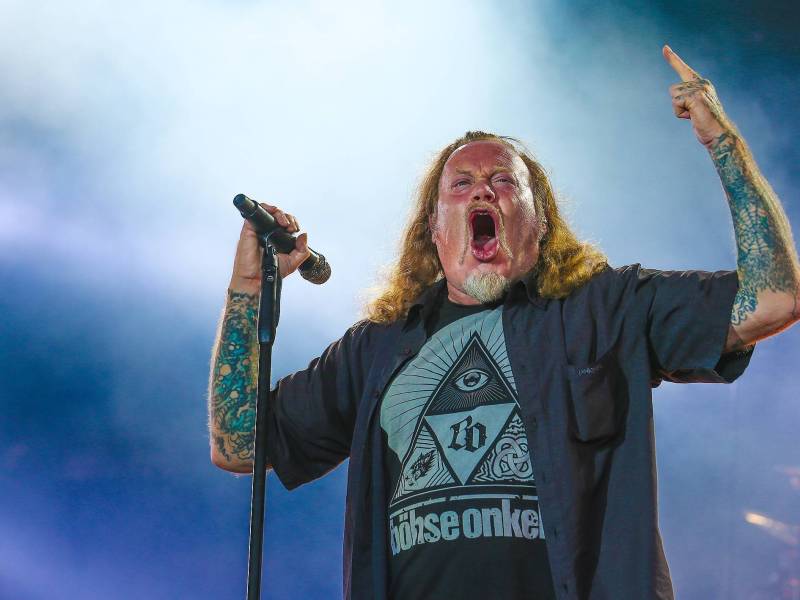 Kevin Russel, der Sänger der Band 