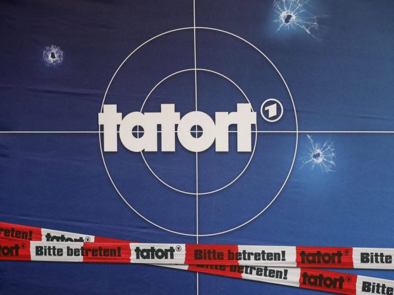 Der „Tatort“ fesselt jeden Sonntag Millionen von Krimi-Fans. Jetzt erhält ein Darsteller traurige Nachrichten.