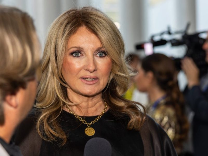 RTL-Star Frauke Ludowig argumentiert zu Hause mit ihrer Tochter.