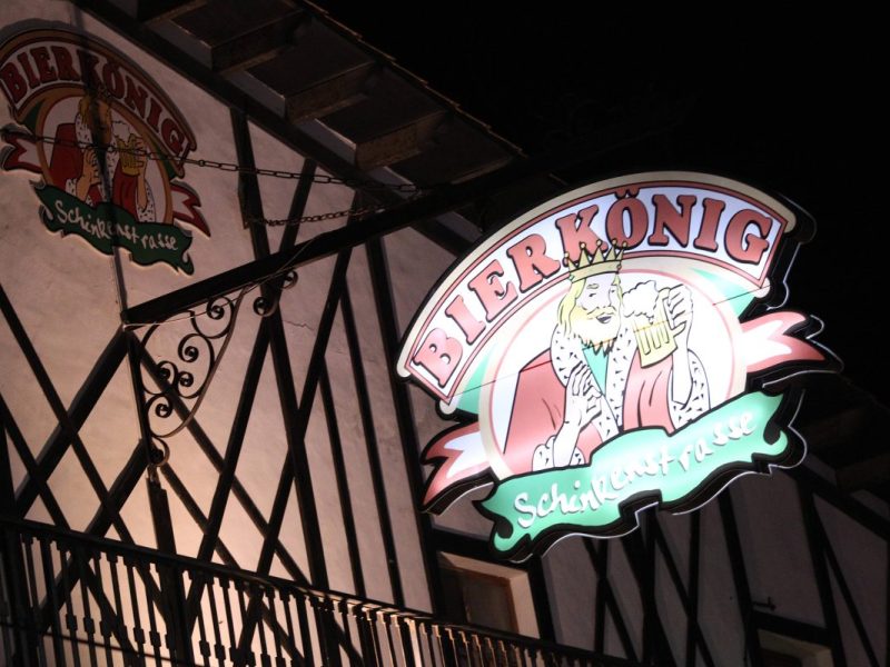 Die legendäre Lokalität Bierkönig in der sogenannten Schinkenstraße auf Mallorca.