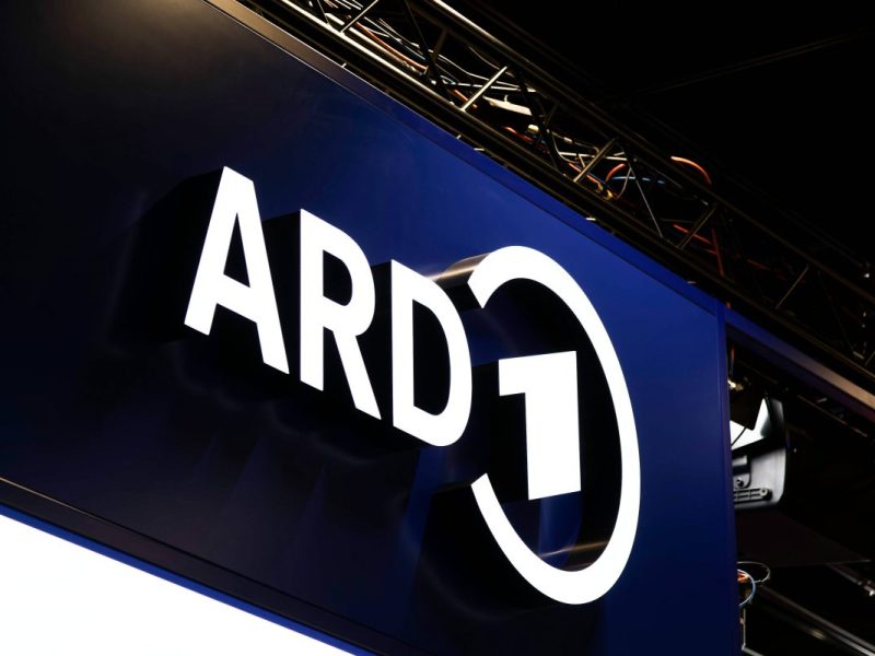 Ganz plötzlich: Die ARD muss am Dienstagabend (17. September) ihr TV-Programm ändern. Der Grund ist wichtig!