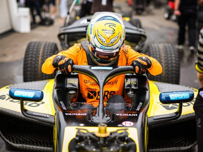 Verliert McLaren einen seiner Fahrer? Das Team der Stunde der Formel 1 scheint sich auf den Abgang eines Piloten vorzubereiten.