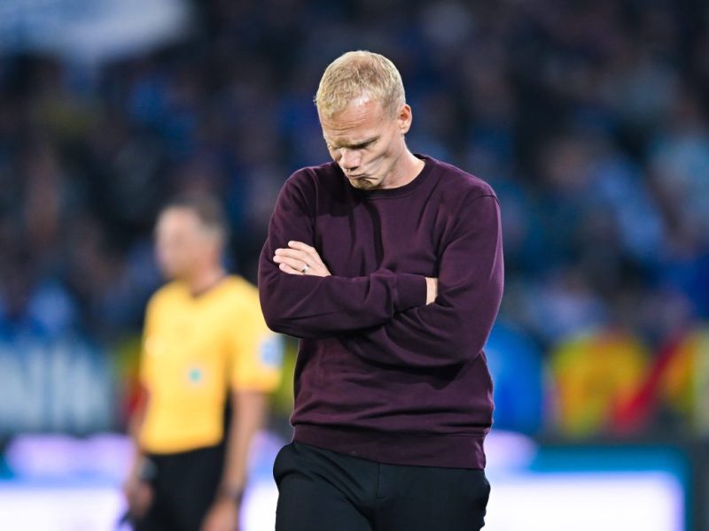 Der FC Schalke 04 steckt zweifelsohne in der ersten kleinen Krise der Saison. Und doch möchte Karel Geraerts seiner Linie treu bleiben.