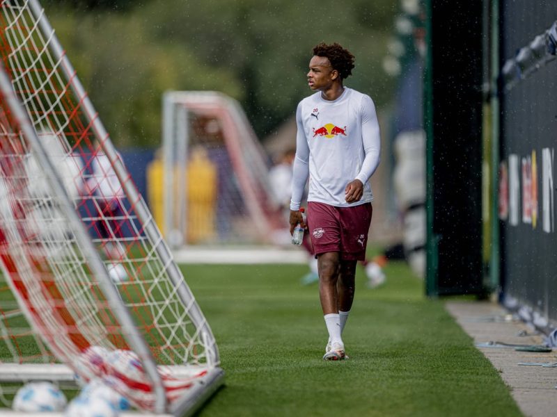 Assan Ouedraogo hatte nach seinem Abgang von S04 eine enorm schwere Zeit. Nun gibt es für den Youngster jedoch wohl gute Neuigkeiten.