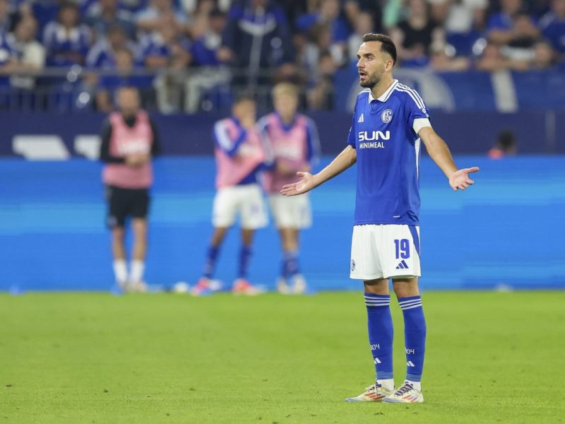Der FC Schalke 04 fällt in sich zusammen! S04-Kapitän Kenan Karaman wirkte nach dem 3:5-Debakel gegen Darmstadt macht-, rat- und planlos.