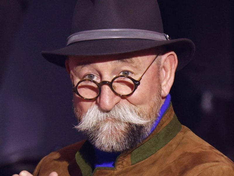 Die Trödelshow „Bares für Rares“ unterhält sein mehreren Jahren Millionen von Zuschauer. Jetzt erreicht Horst Lichter die Meldung.