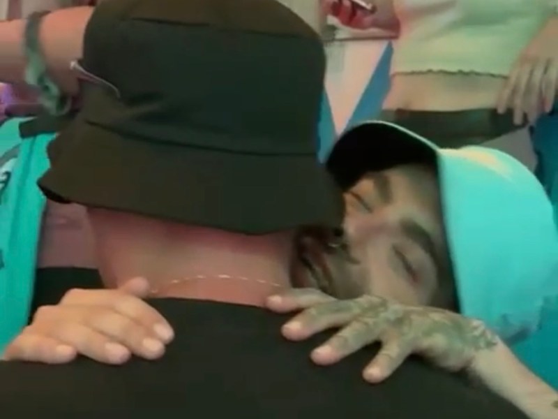 Bill Kaulitz feiert und kuschelt im Bierkönig auf Mallorca