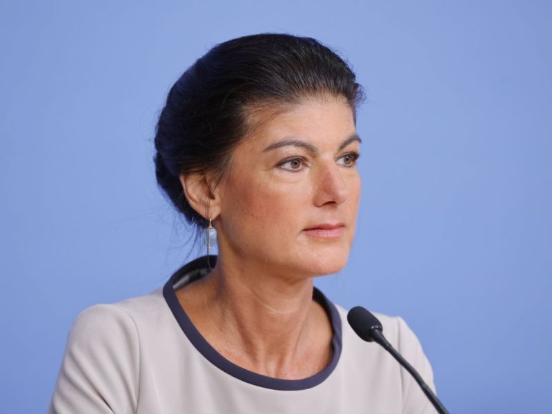 Caren Miosga ging bei Sahra Wagenknecht auf Tuchfühlung.