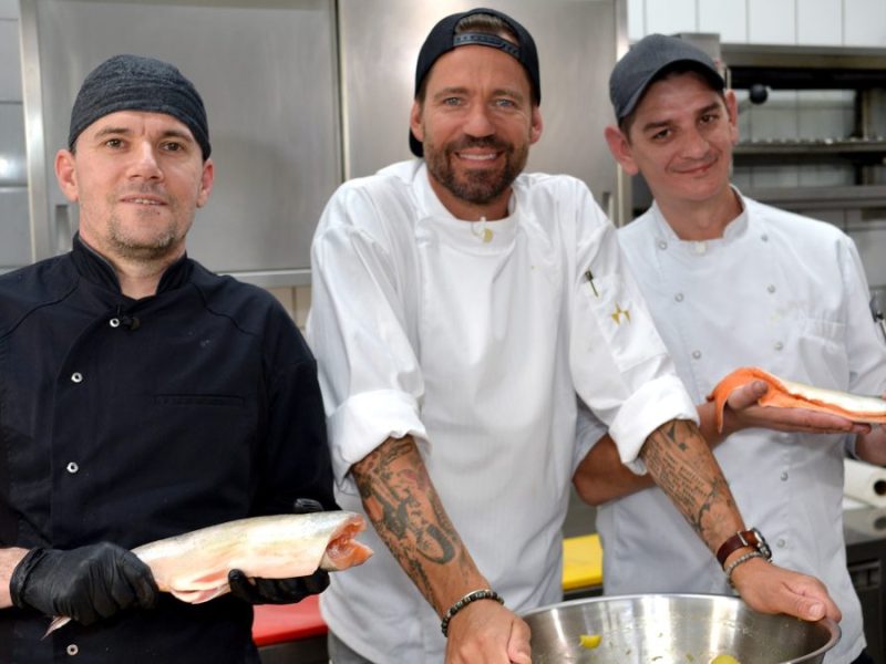 RTL2 bringt „Die Kochprofis“ wieder zurück in die Bildschirme. Doch jetzt mach nach TV-Ausstrahlung die traurige Nachricht die Runde.