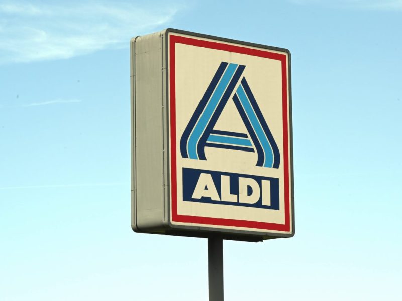 Der deutsche Discounter Aldi sorgt einmal mehr für Schlagzeilen. Für einen drastischen Schritt hagelt es nun große Kritik.