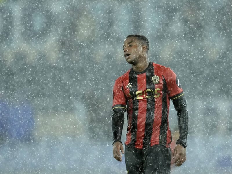 Große Aufregung um Youssoufa Moukoko. Die Leihgabe von Borussia Dortmund steht im Mittelpunkt eines handfesten Skandals.