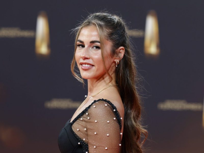 Normalerweise verbindet man Sarah Engels mit einem strahlenden Gesicht und purer Positivität. Doch jetzt zeigt sie sich völlig verheult.