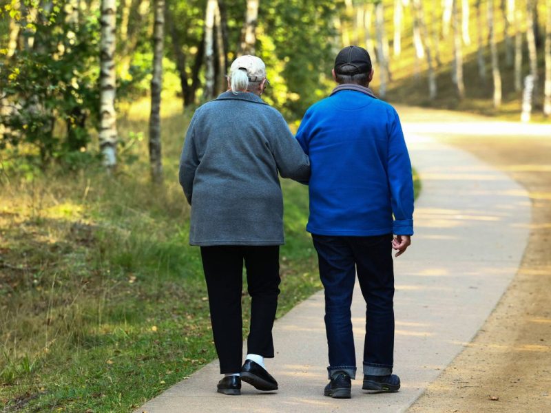 Immer mehr Senioren müssen ihre Rente aufstocken.