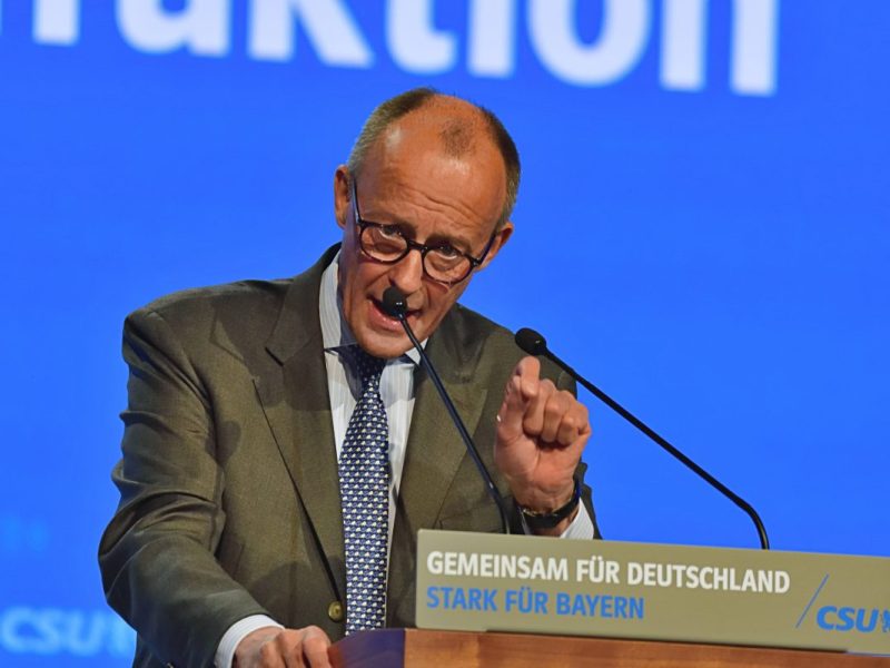Friedrich Merz teilt auf dem Parteitag der CSU gegen Robert Habeck aus.