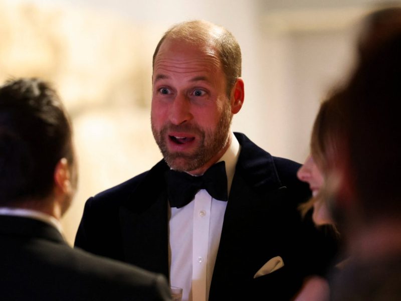 Prinz William tourt aktuell wieder für einen ganz besonderen Preis um die halbe Welt. Dabei scheint er in bester Begleitung.