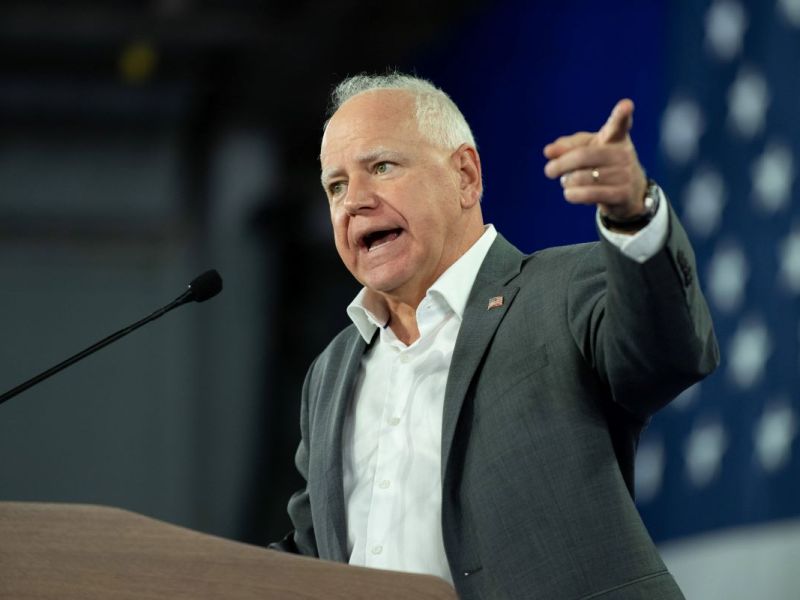 Tim Walz bei einem Wahlkampfauftritt.