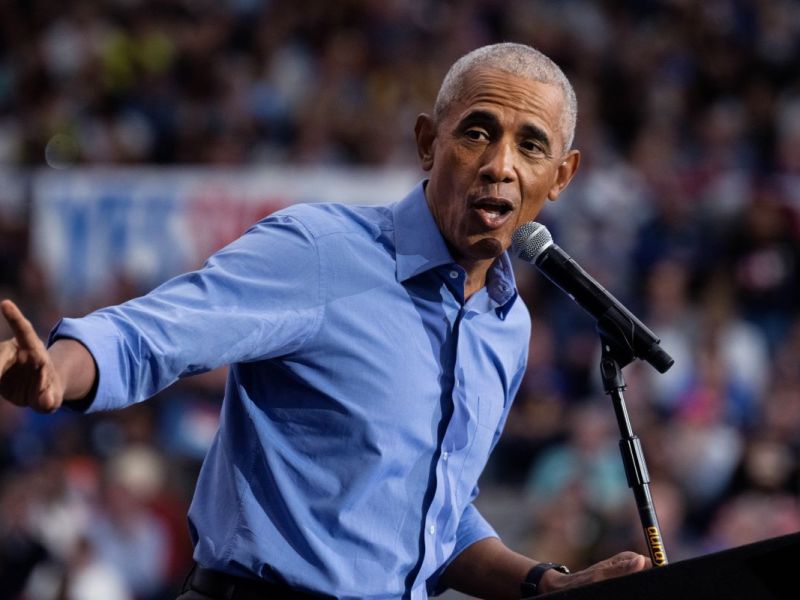 Zur US-Wahl holt Obama ordentlich gegen Trump aus.