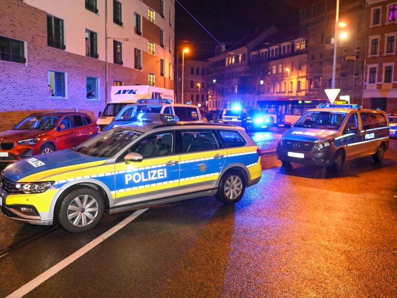 Polizeieinsatz auf offener Straße