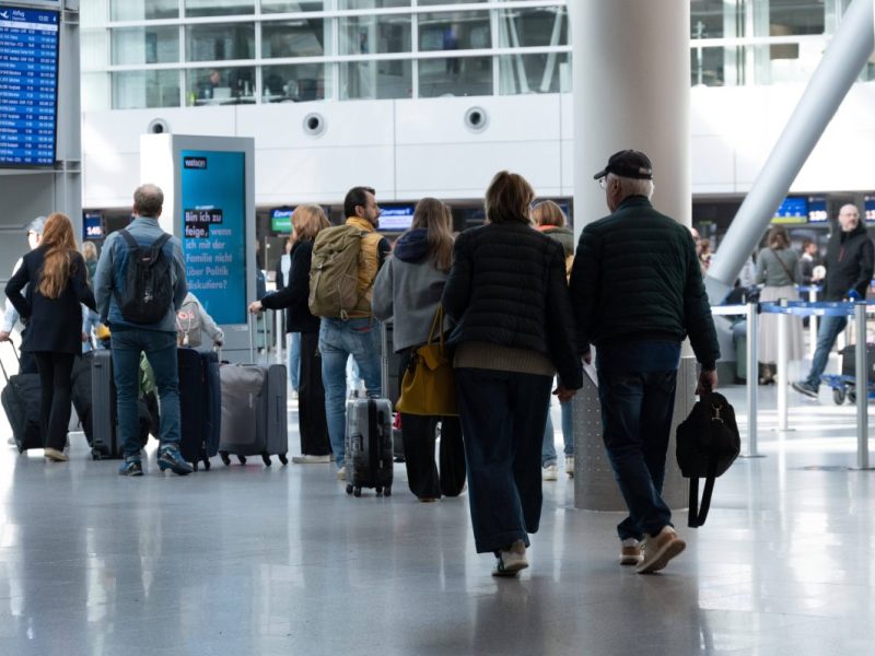 Düsseldorf: Flughafen - Besucherterasse