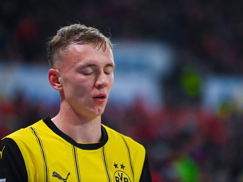 Maximilian Beier hat es bei Borussia Dortmund noch schwer.