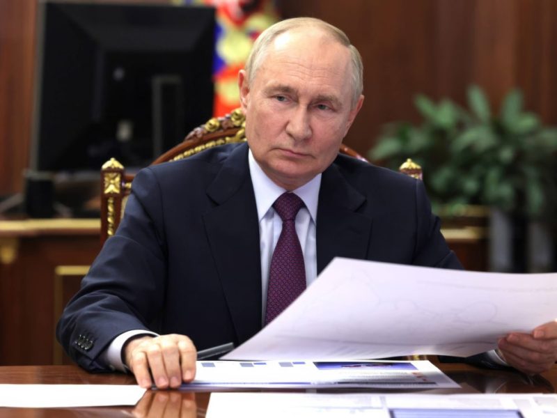 Im Kampf gegen die Ukraine scheint Wladimir Putin auf Terror-Kräfte zu setzen.