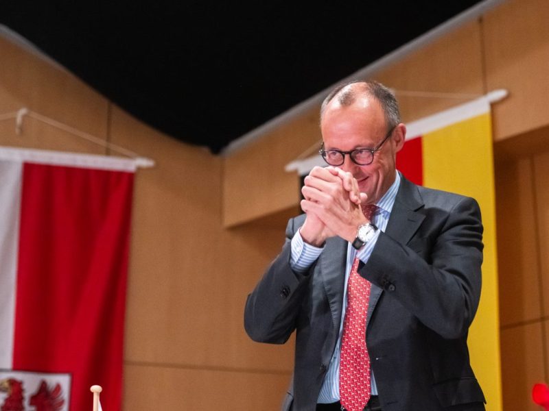 Laut einer neuesten Umfrage wäre eine Große Koalition unter Merz möglich.