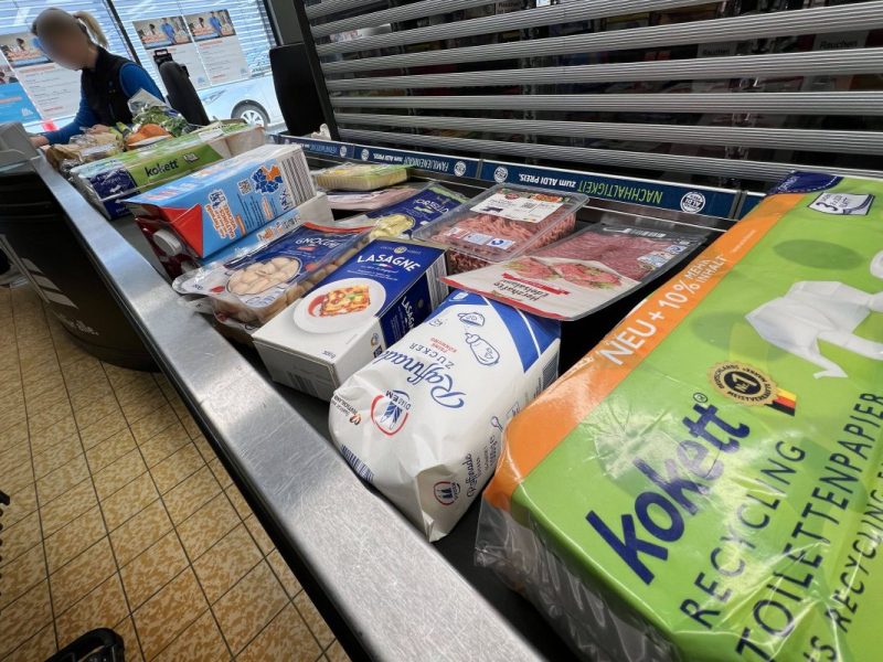 Bei Aldi kam es zwischen einer Kassiererin und einem Kunden zu Streit. (Symbolfoto)