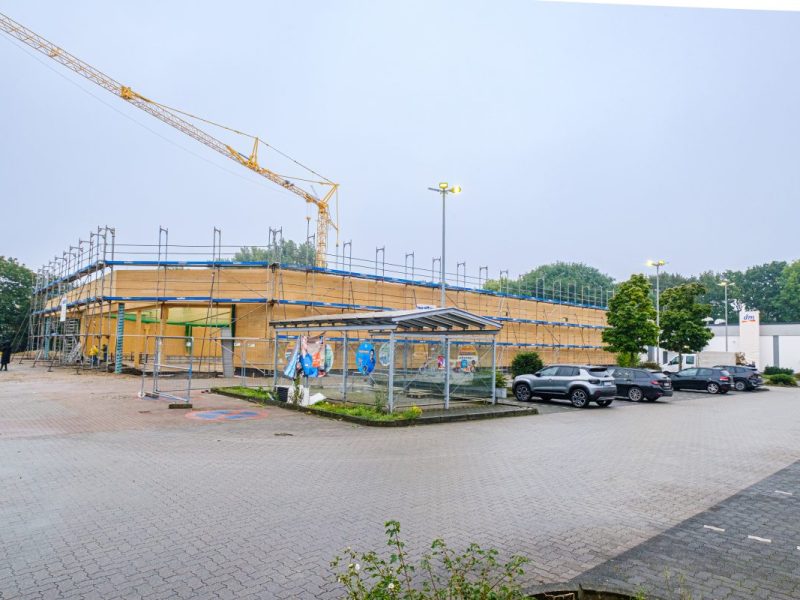 Am Donnerstag eröffnet die Aldi-Filiale komplett aus Holz in Duisburg-Hüttenheim.