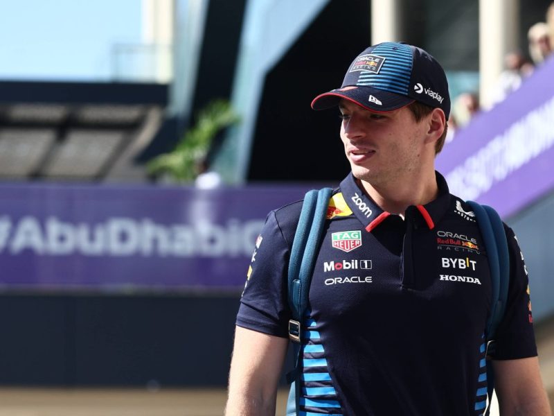 Die Gerüchte um einen möglichen Red-Bull-Abgang von Max Verstappen halten sich hartnäckig. Jetzt spricht sein Vater über einen Wechsel seines Sohnes.