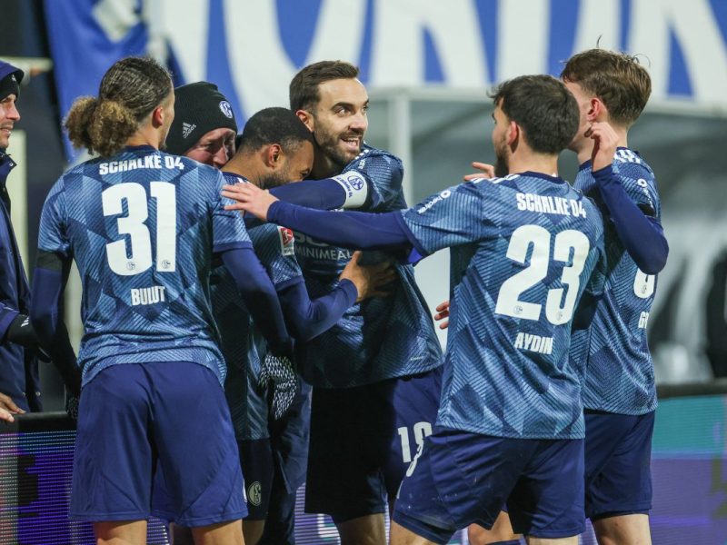 FC Schalke 04 triumphiert in Elversberg.